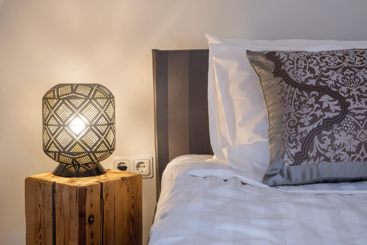 Rataskaevu Boutique - 7 Unique Apartments Tallinn Bagian luar foto