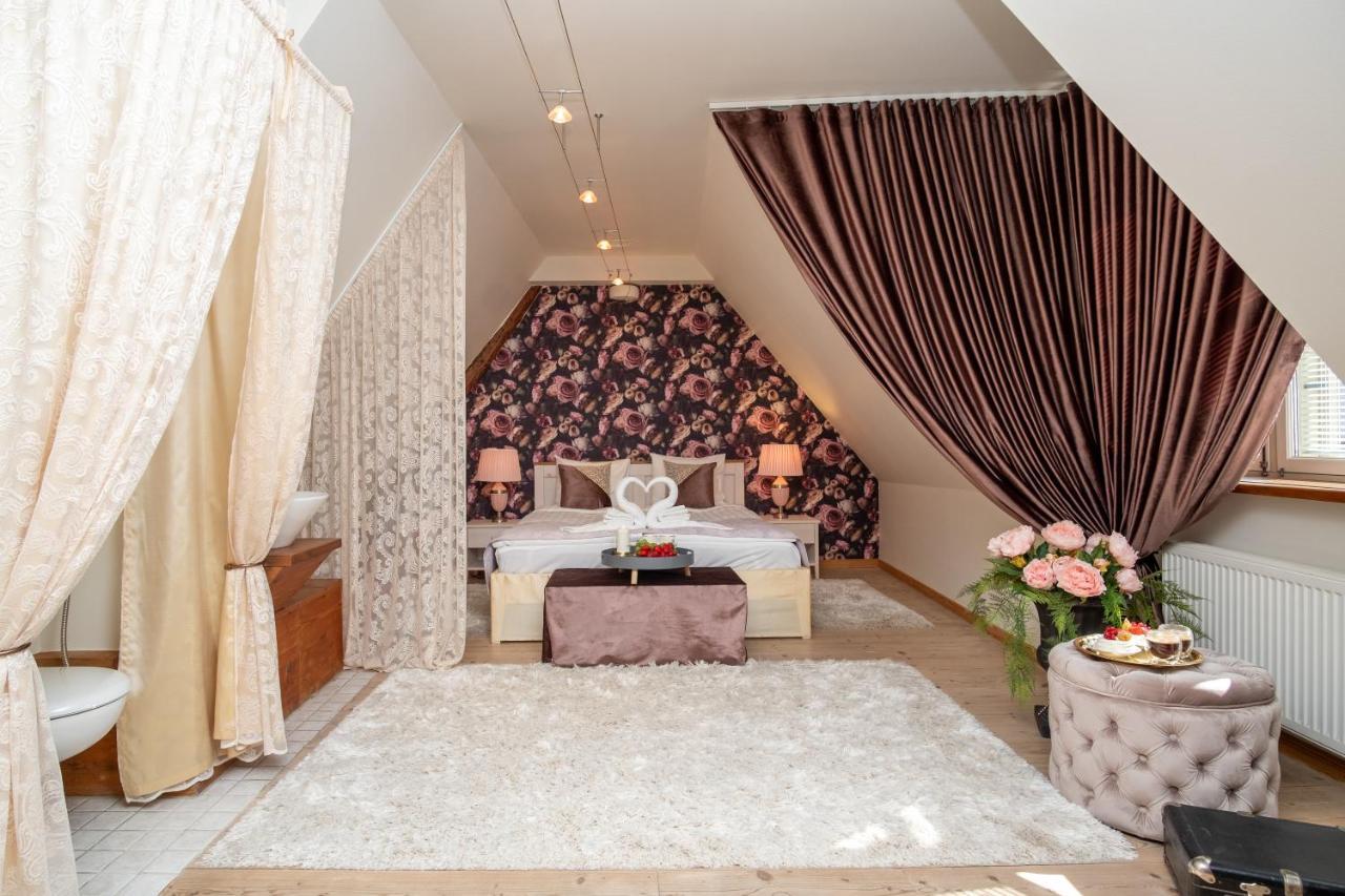 Rataskaevu Boutique - 7 Unique Apartments Tallinn Bagian luar foto