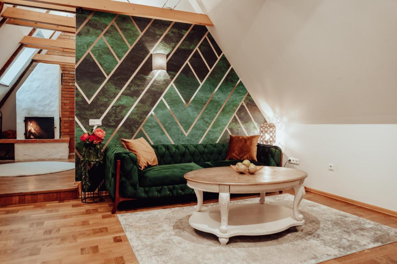 Rataskaevu Boutique - 7 Unique Apartments Tallinn Bagian luar foto