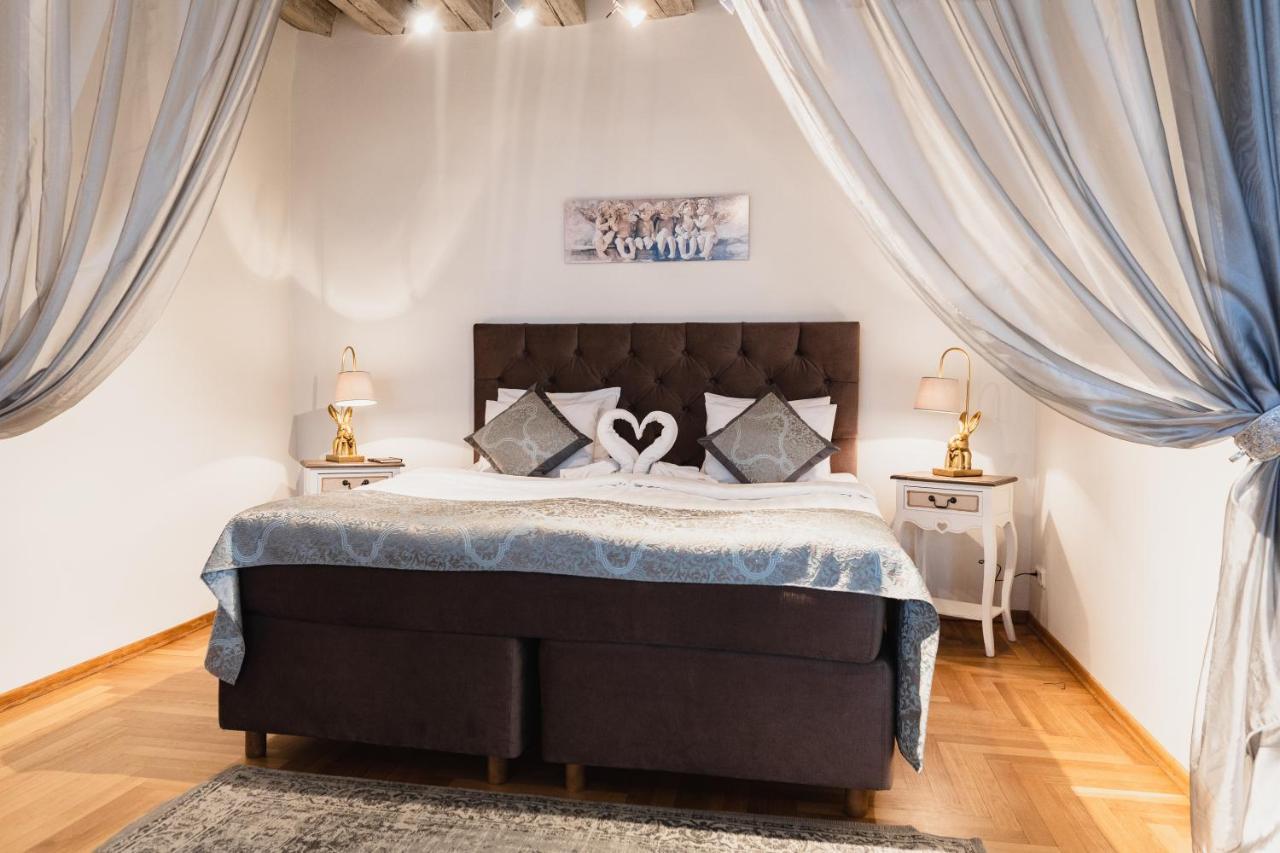 Rataskaevu Boutique - 7 Unique Apartments Tallinn Bagian luar foto
