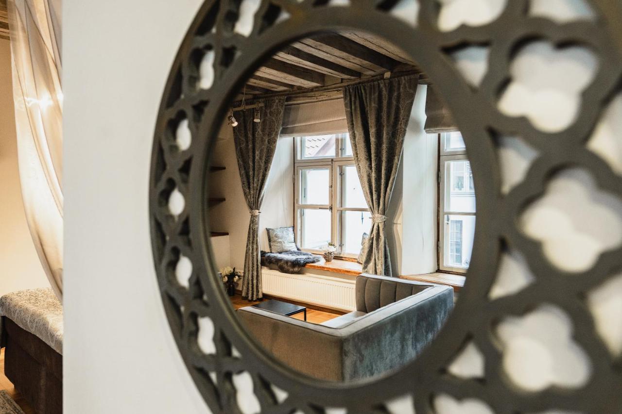 Rataskaevu Boutique - 7 Unique Apartments Tallinn Bagian luar foto