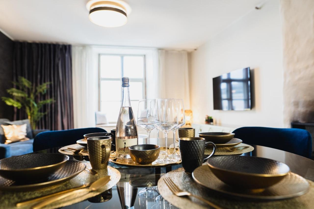 Rataskaevu Boutique - 7 Unique Apartments Tallinn Bagian luar foto